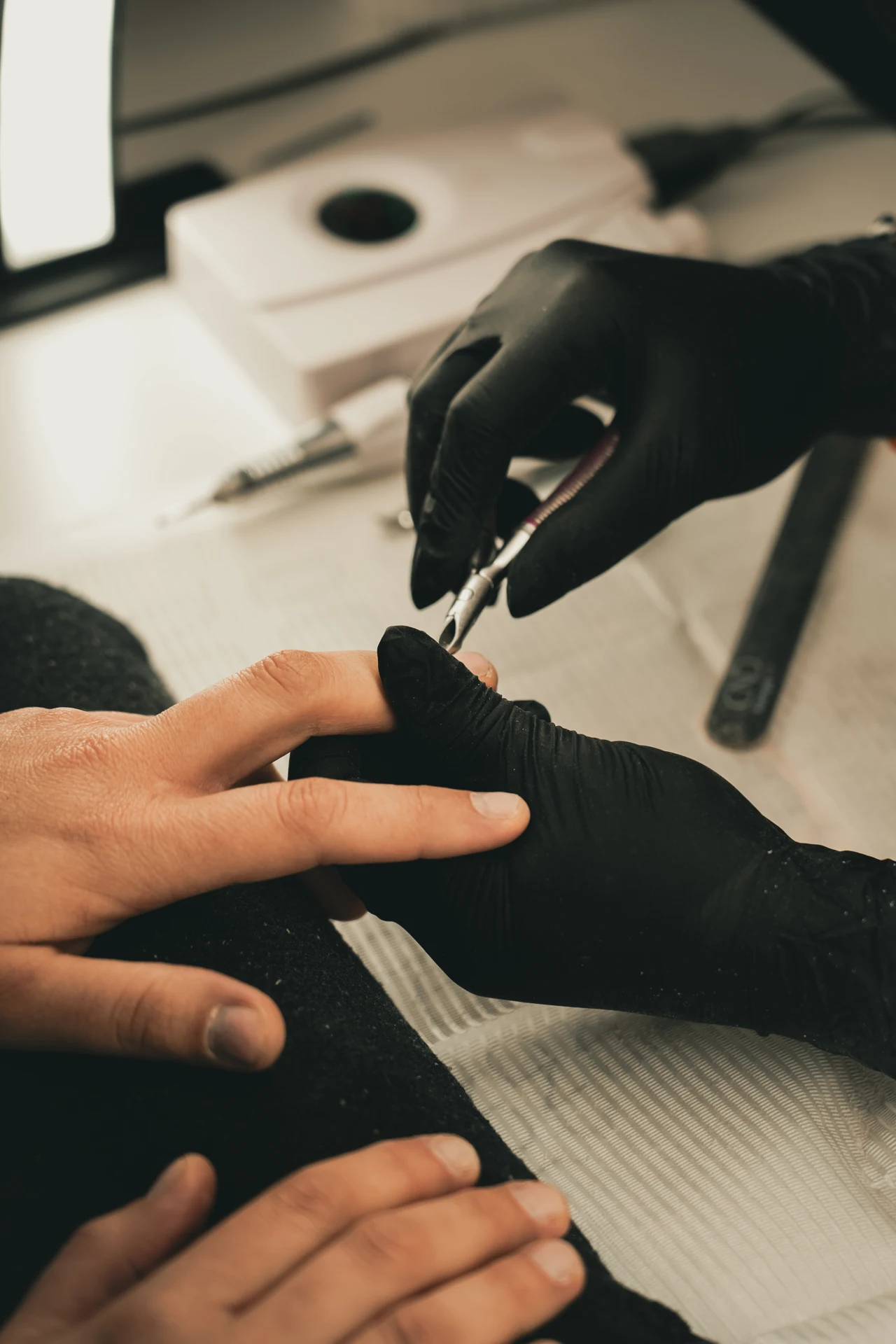 Verzorging van de nagels tijdens een behandeling